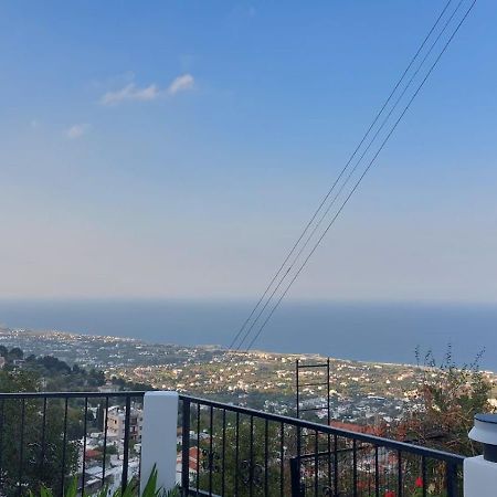 Girne, Lapta'Da Deniz Ve Dag Manzarali Buitenkant foto