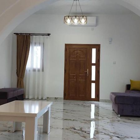 Girne, Lapta'Da Deniz Ve Dag Manzarali Buitenkant foto